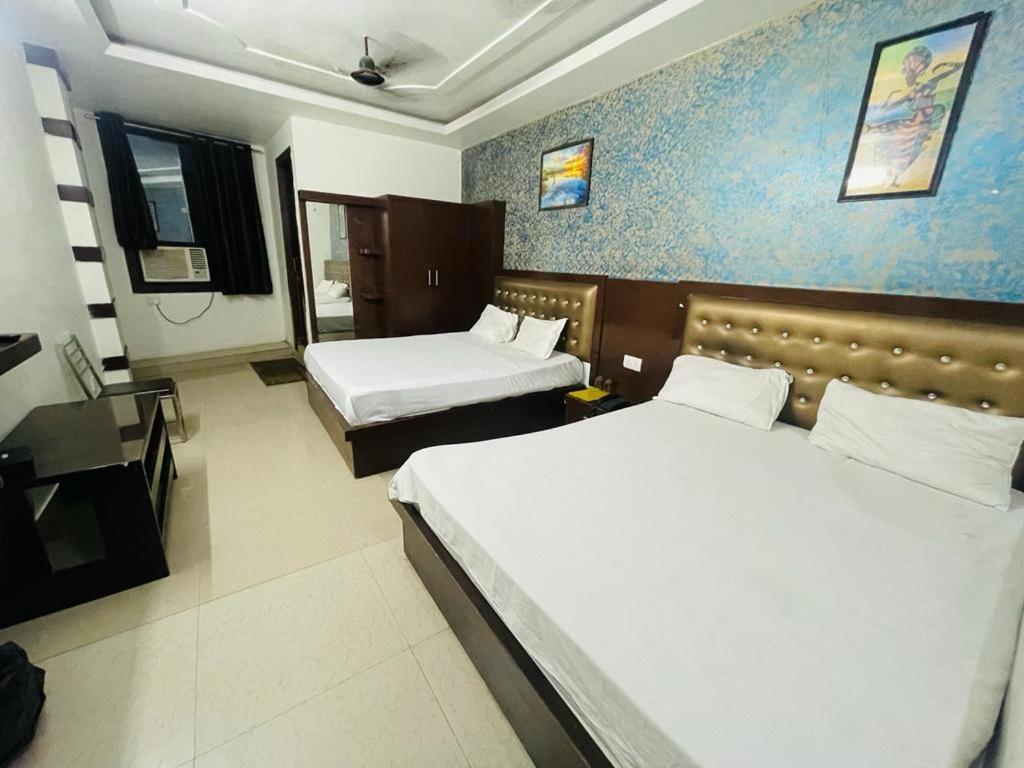 Premium Boston Rooms Family Hotel Agra (Uttar Pradesh) Exterior foto