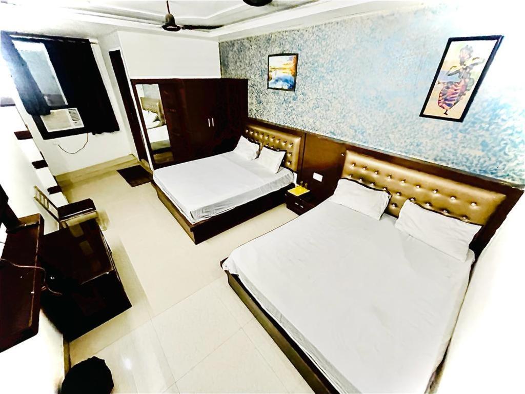 Premium Boston Rooms Family Hotel Agra (Uttar Pradesh) Exterior foto